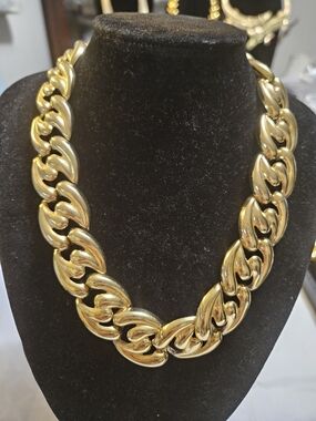 Gold Chunky Curb Chain Necklace - Women Jewelry